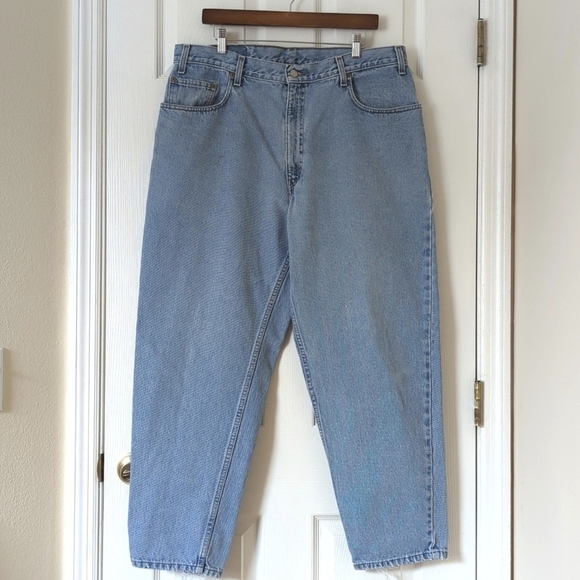 Levi's Y2K Vintage 506 Light Wash Relaxed Fit Tapered Leg Denim Jeans 38 x 30 - Picture 1 of 15